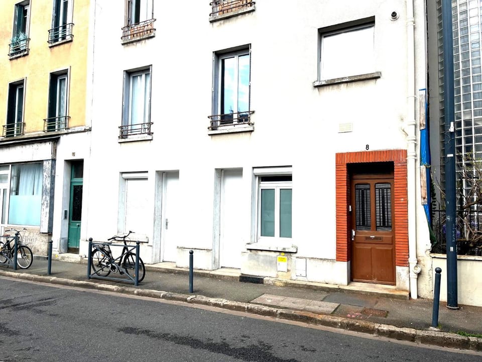 City view, Street view