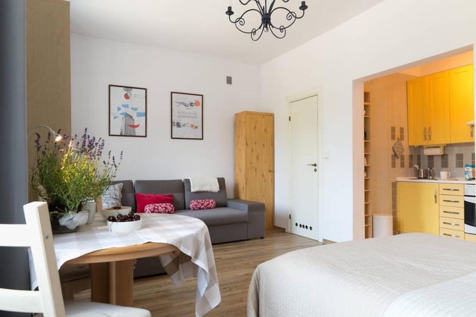 Seating area, Bedroom