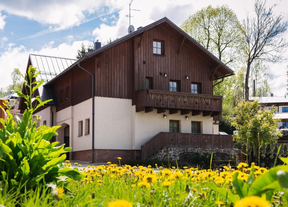 Property building, Garden