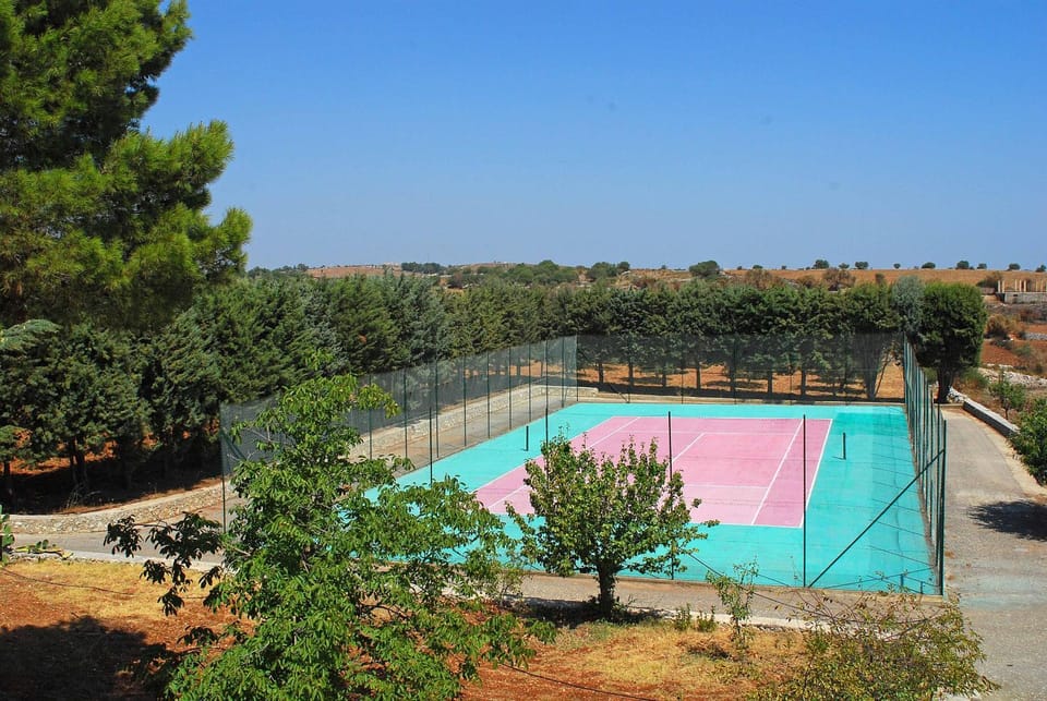 Tennis court
