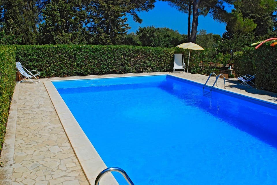 Swimming pool, Swimming pool