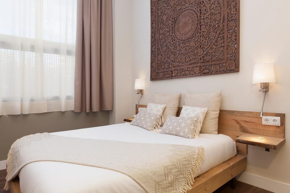 Bed, Photo of the whole room, Bedroom