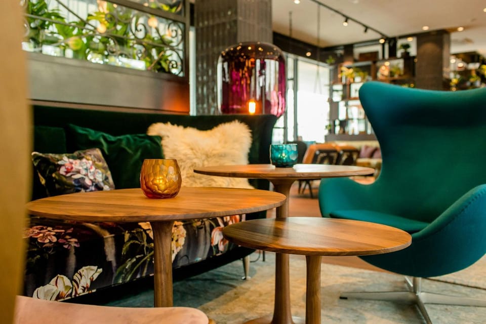 Lounge or bar