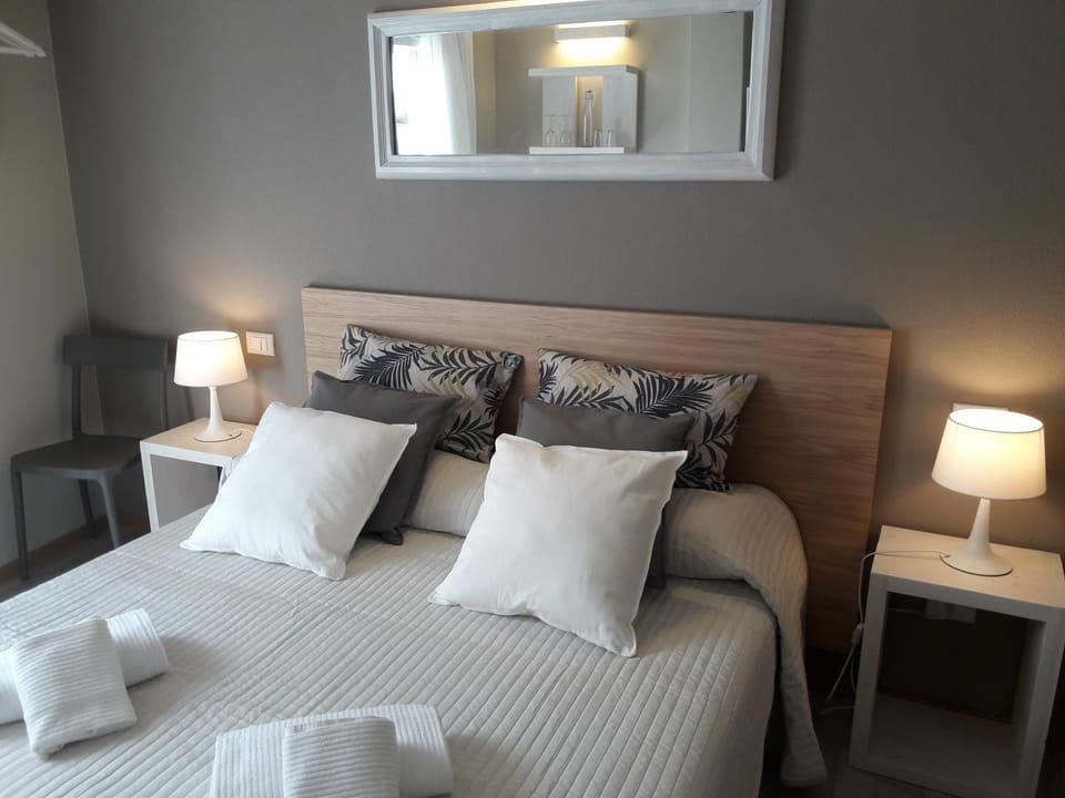 Santa Marta Rooms - Vernazza Bed and Breakfast in Vernazza