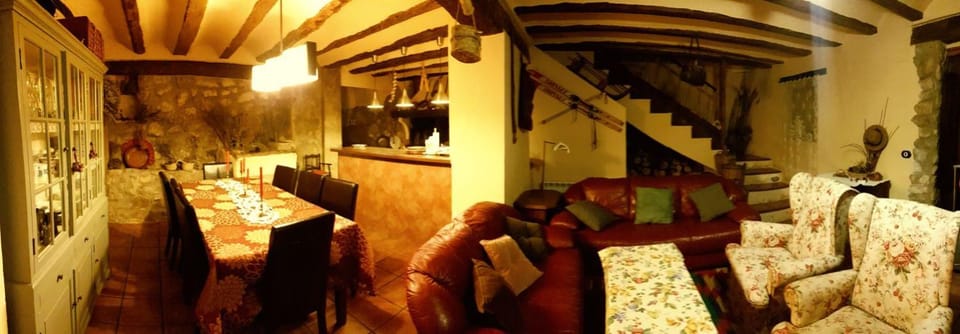 Living room, Dining area