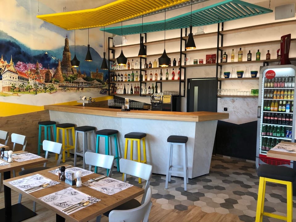 Restaurant/places to eat