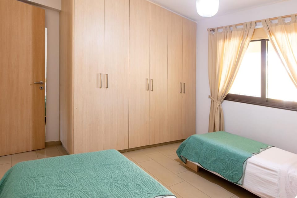 Bed, Bedroom, heating, safe, wardrobe, air conditioner