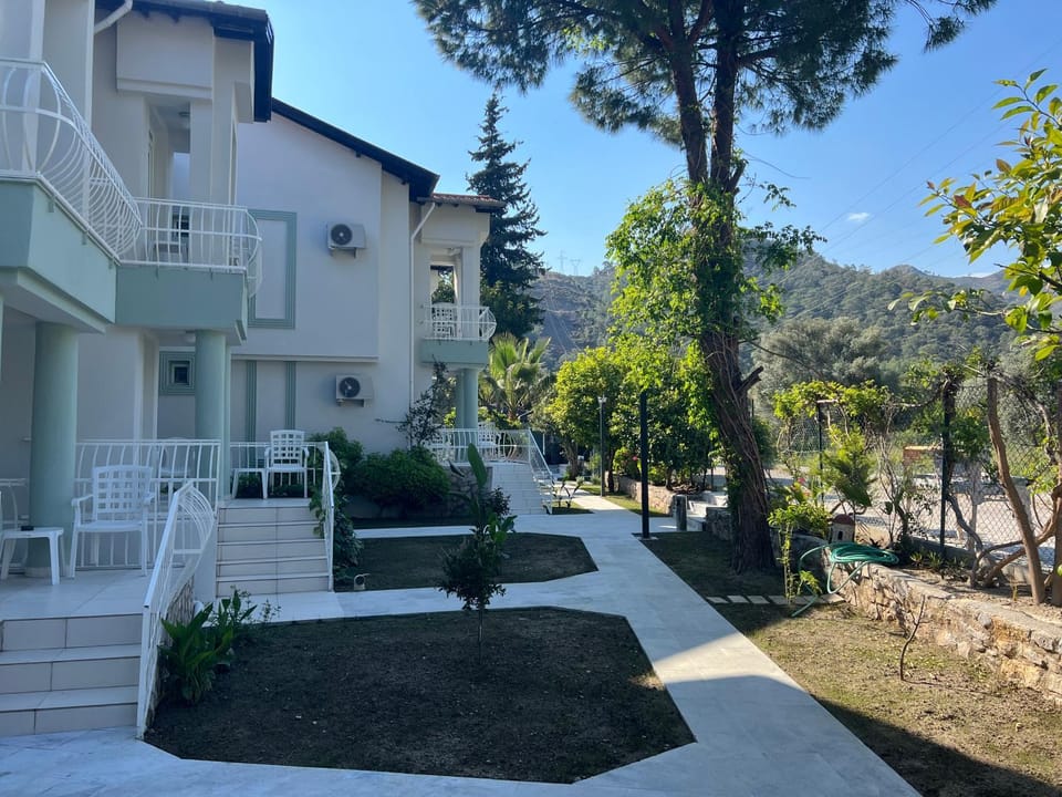 Garden view, Mountain view