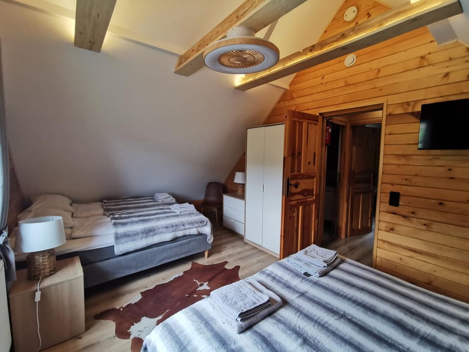 Bed, TV and multimedia, Photo of the whole room, Bedroom, wardrobe