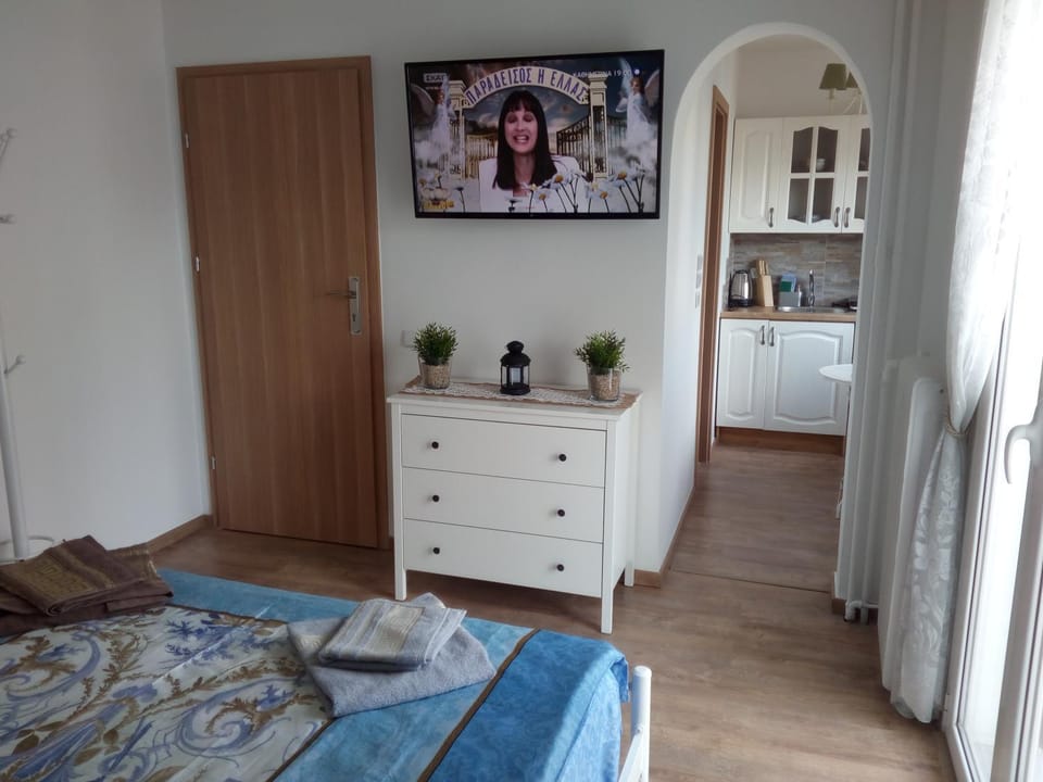 Photo of the whole room, Decorative detail, Decorative detail