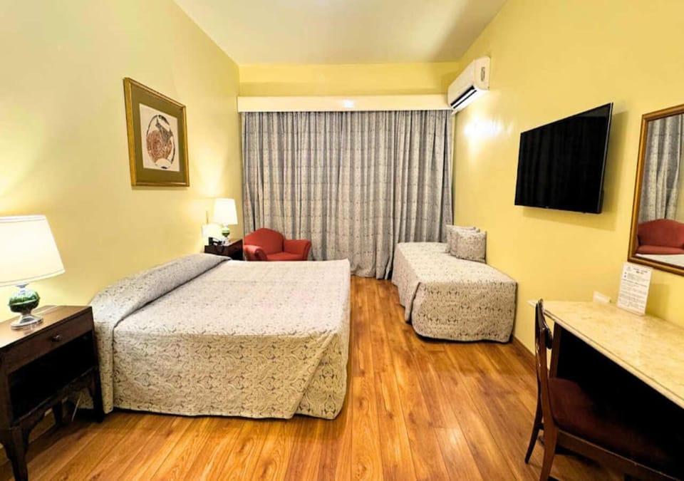 Bathroom, TV and multimedia, Bedroom, internet, minibar