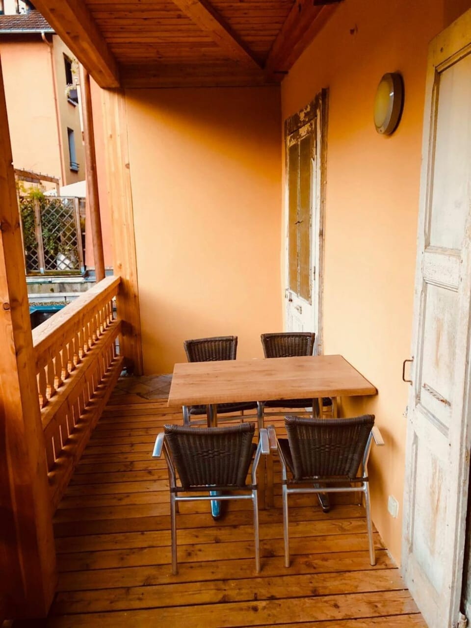 Le Royale w balcony Apartment in Annecy
