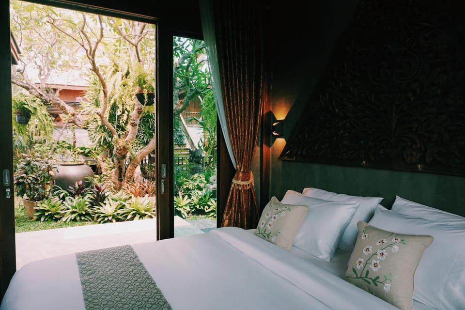 Bed, Garden view