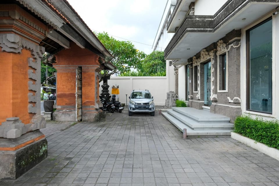 Facade/entrance