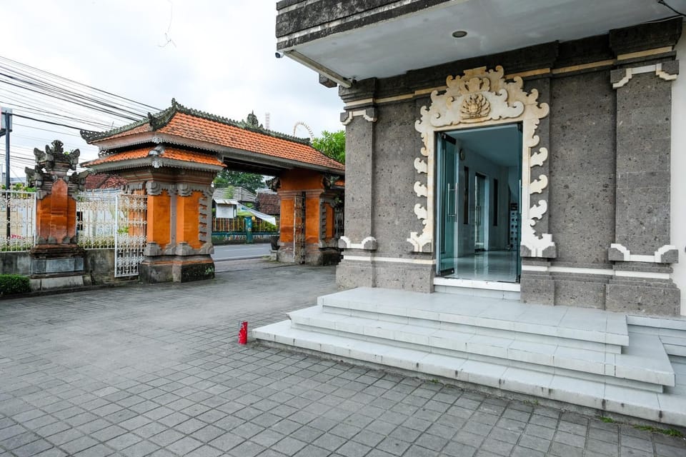 Facade/entrance