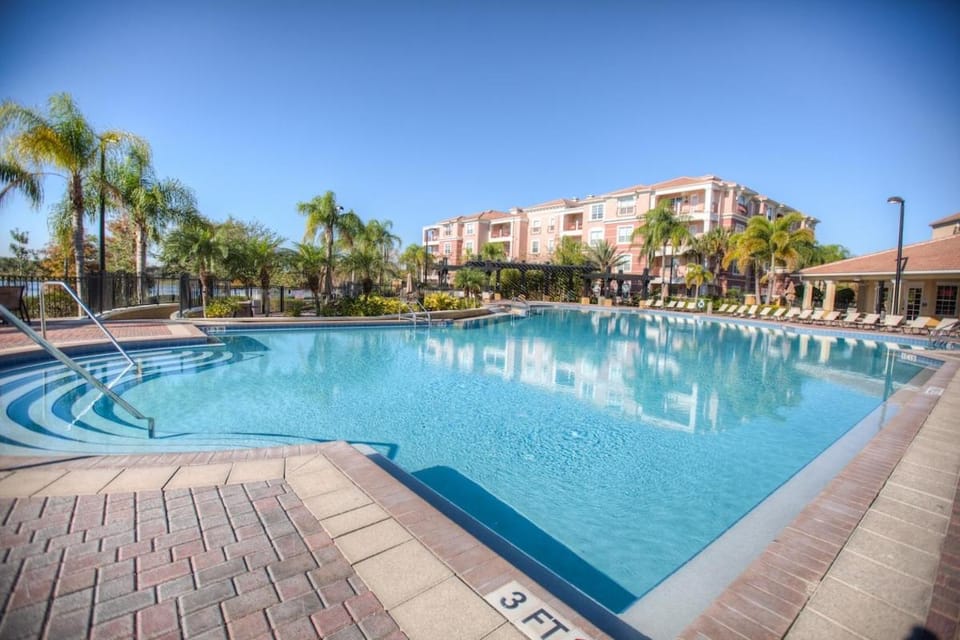 Spacious Townhome wPatio Garage Sleeps10 House in Orlando