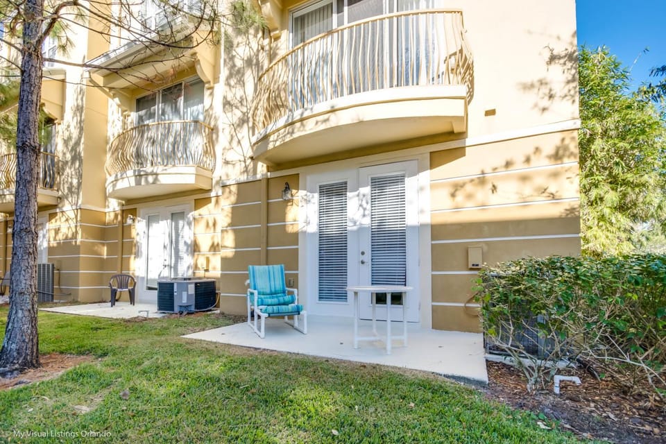 Spacious Townhome wPatio Garage Sleeps10 House in Orlando