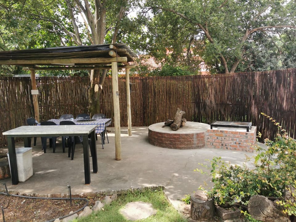 Gluckman Drive Guesthouse Bed and Breakfast in North West, South Africa