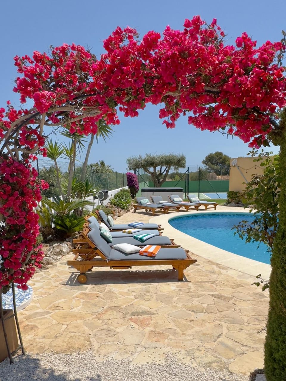 Garden, Swimming pool, sunbed, sunbed