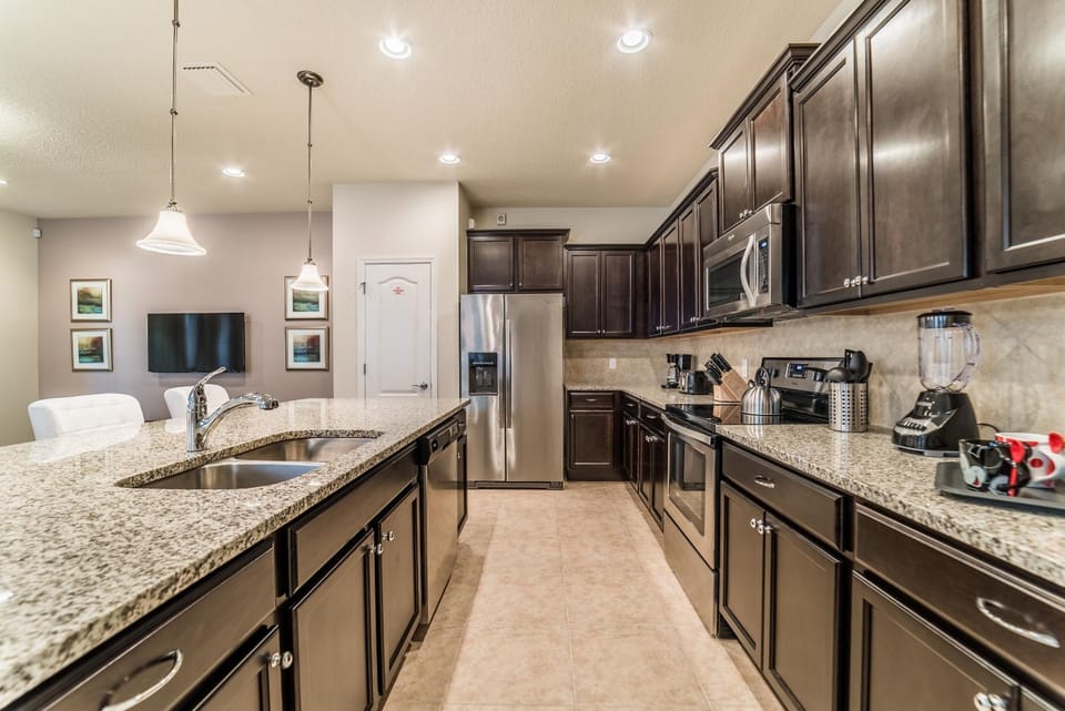 Beautiful townhome with splash pool and game room House in Four Corners