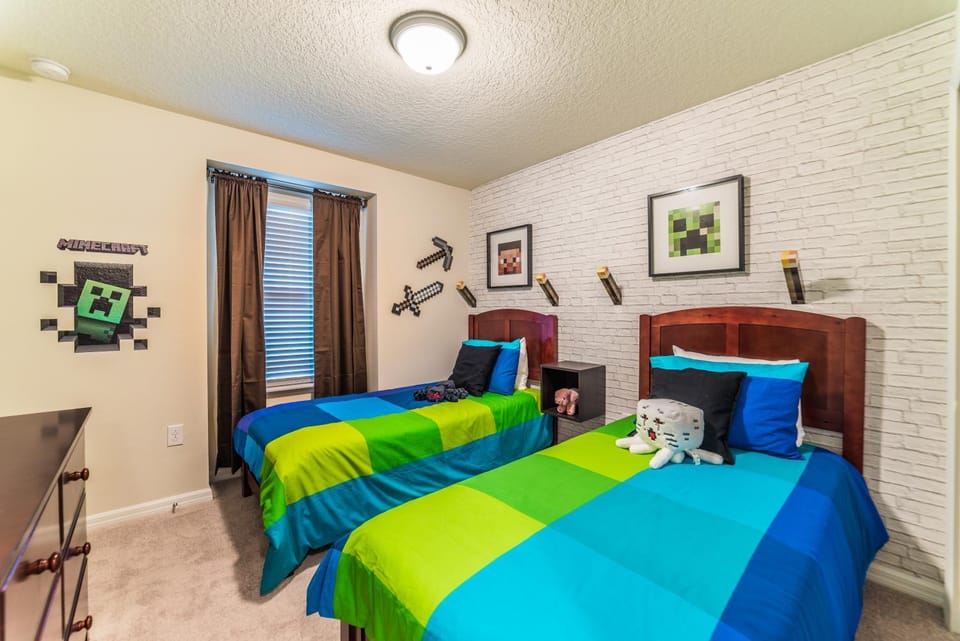 Beautiful townhome with splash pool and game room House in Four Corners