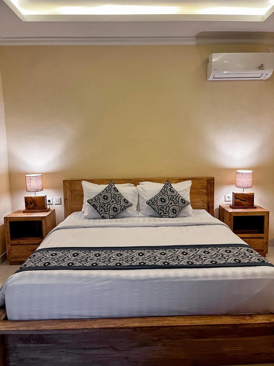 Bed, air conditioner