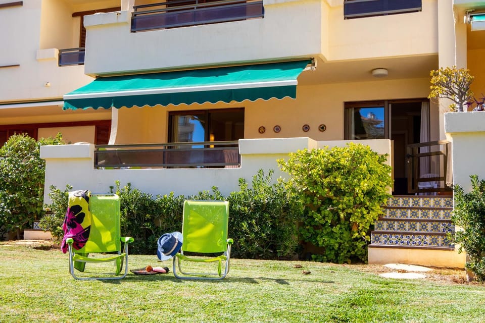 Property building, Patio, Spring, Day, Garden, View (from property/room), Balcony/Terrace, Garden view