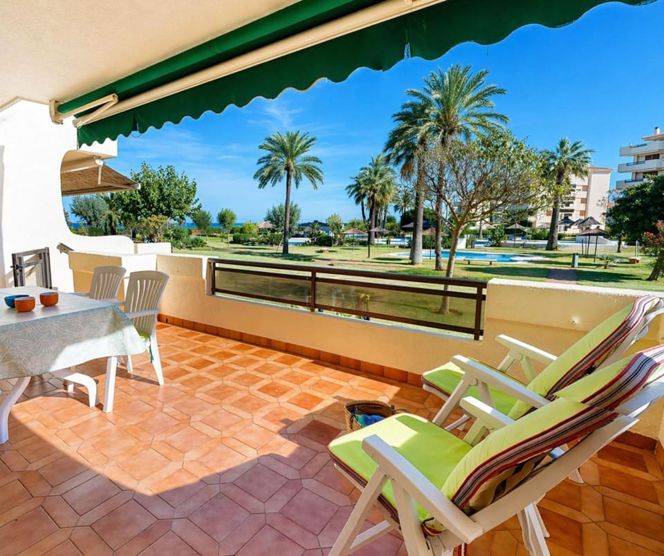 Patio, Day, Natural landscape, View (from property/room), Balcony/Terrace, Pool view, Swimming pool, sunbed