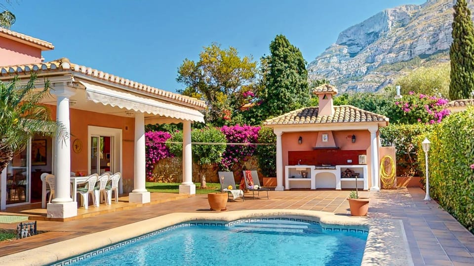Property building, Patio, Spring, Day, Natural landscape, Garden, Garden view, Mountain view, Pool view, Swimming pool, sunbed