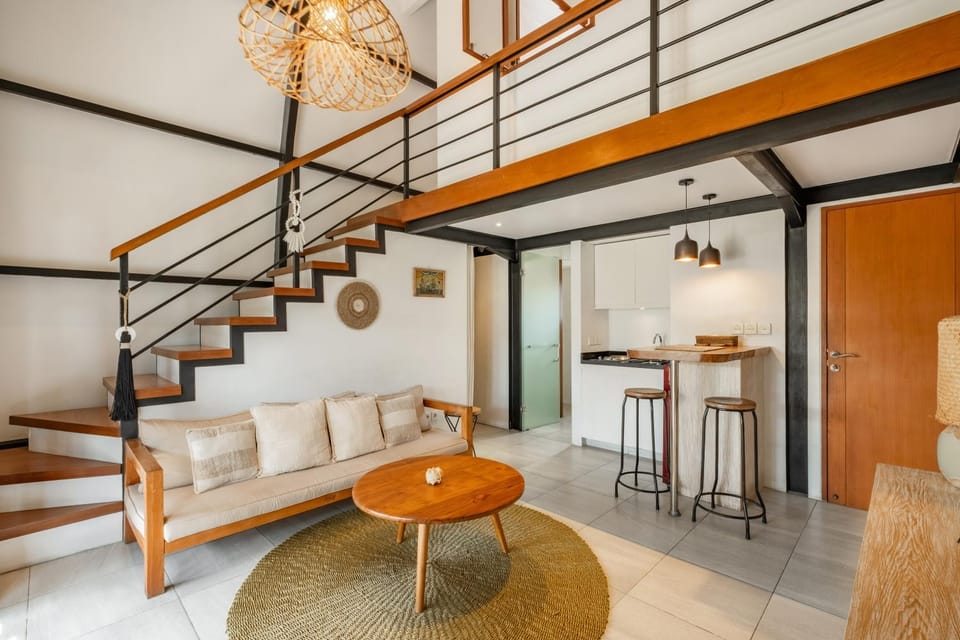 Kitchen or kitchenette, Living room, Seating area, Dining area