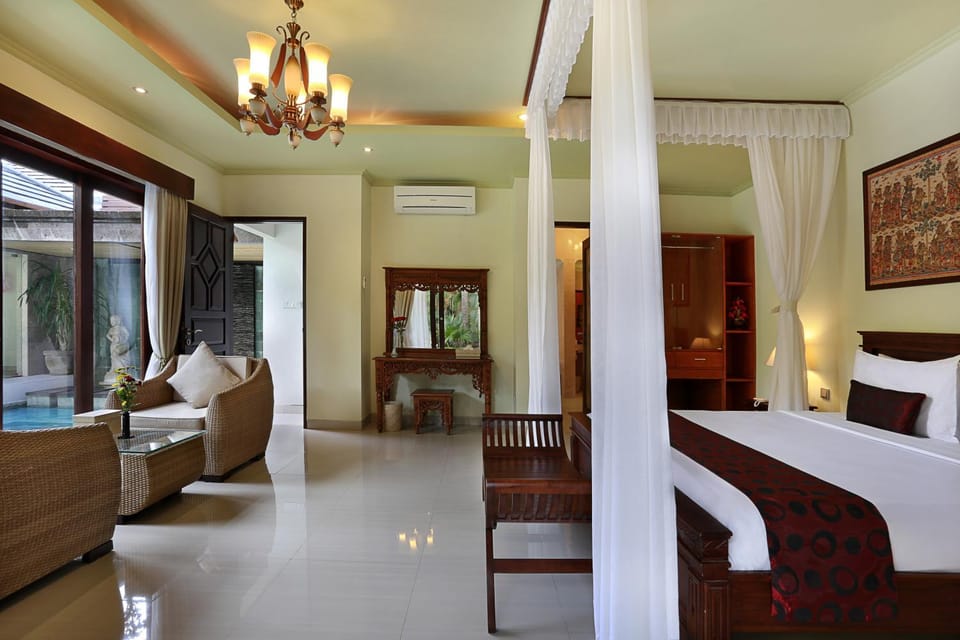 Bedroom, Garden view, Pool view