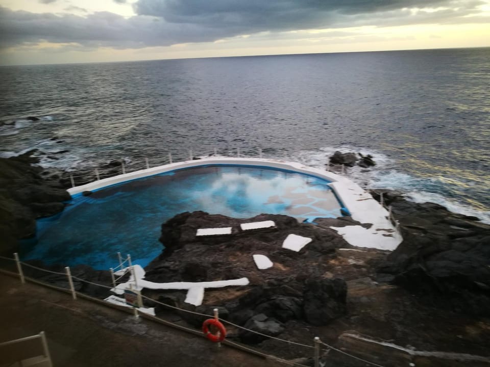 Swimming pool, Swimming pool