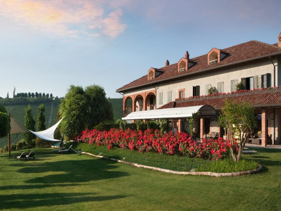 Property building, Day, Garden