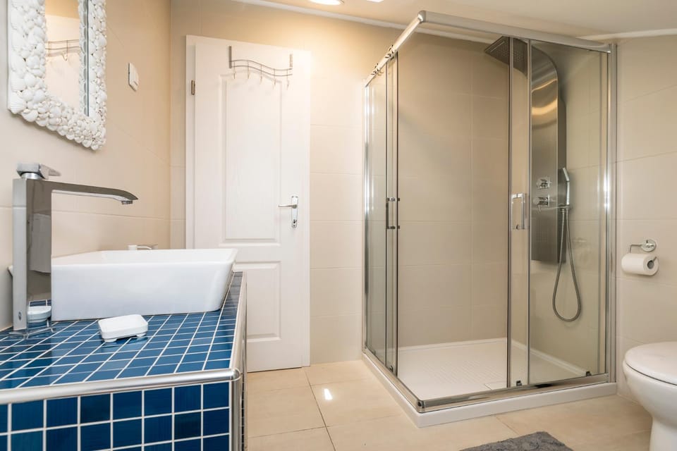 Bathroom, Bathroom, Bath