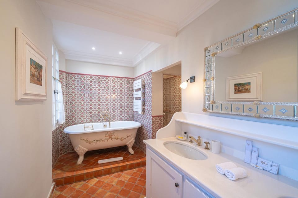 Bathroom, Bath, towels