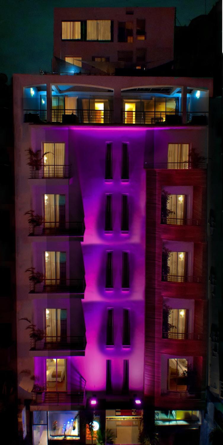 Facade/entrance