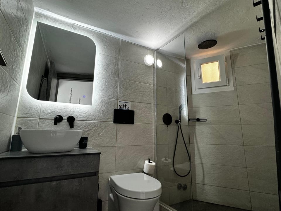 Eris Studios Apartment in Milos