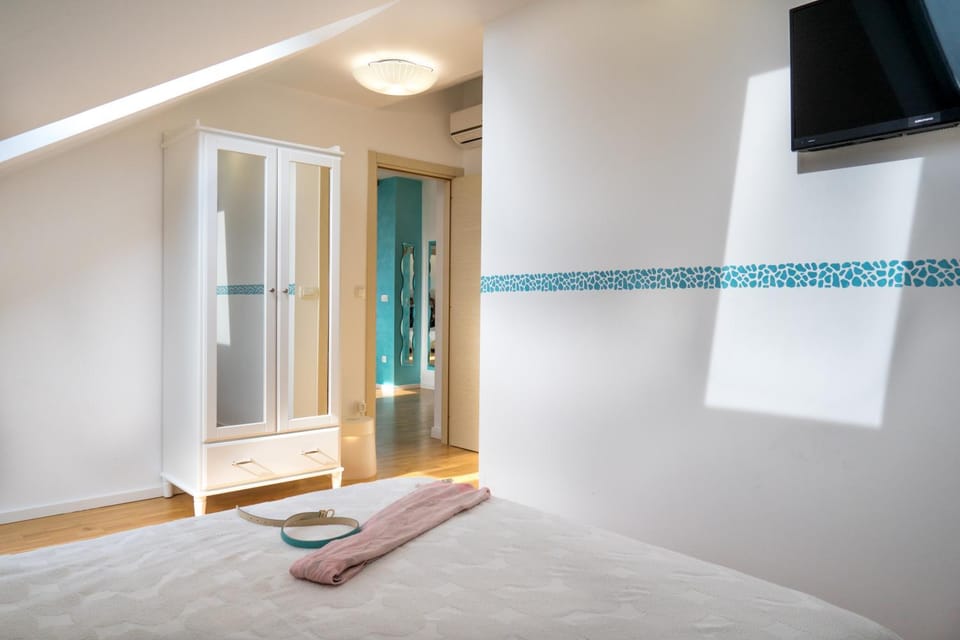 Decorative detail, Bedroom