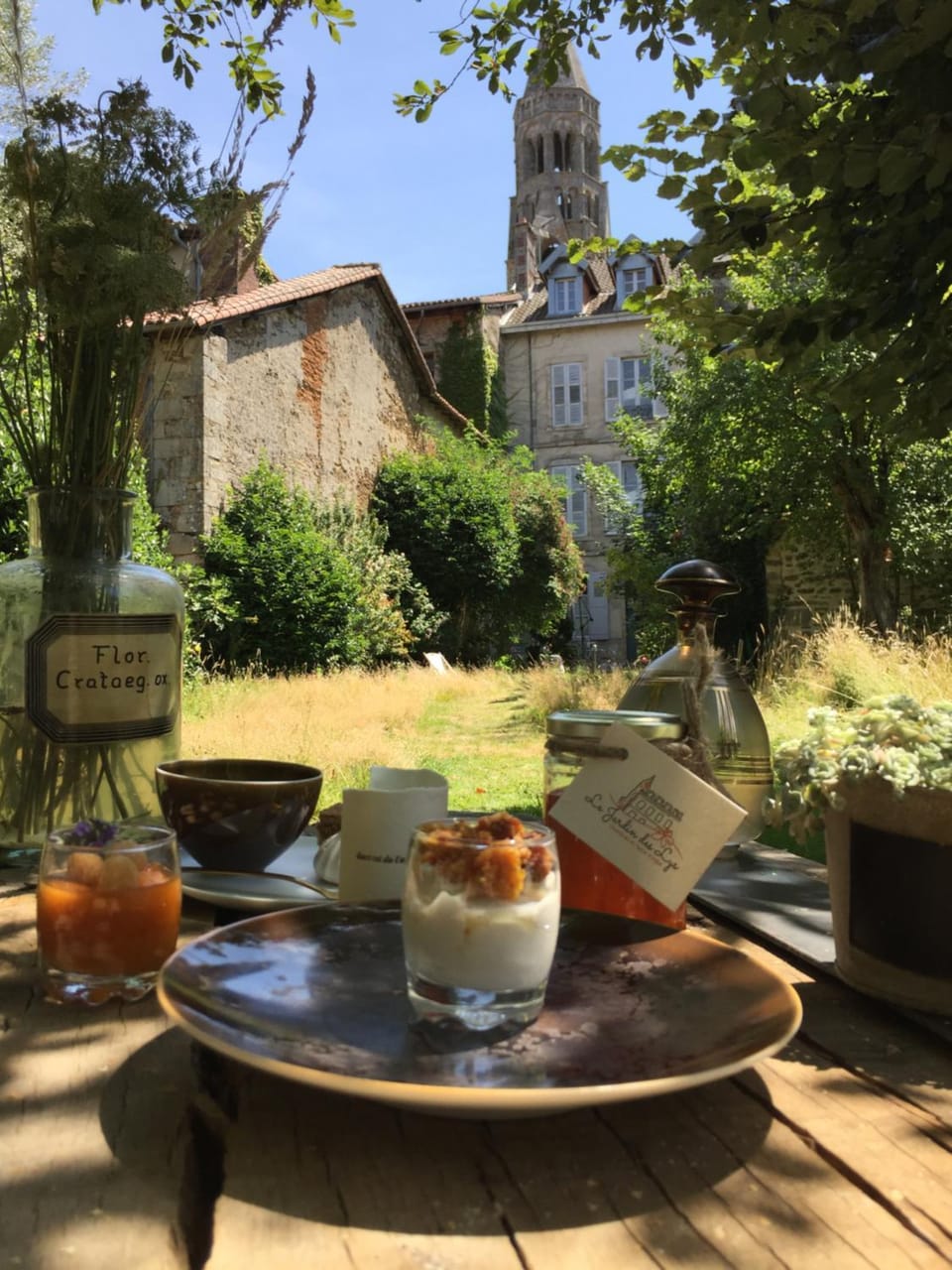 Natural landscape, Garden, Food and drinks, Food, Breakfast, Continental breakfast, Drinks