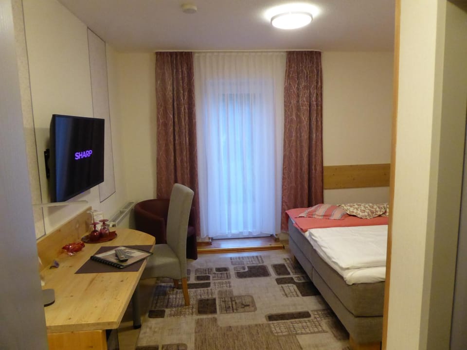 Living room, Photo of the whole room