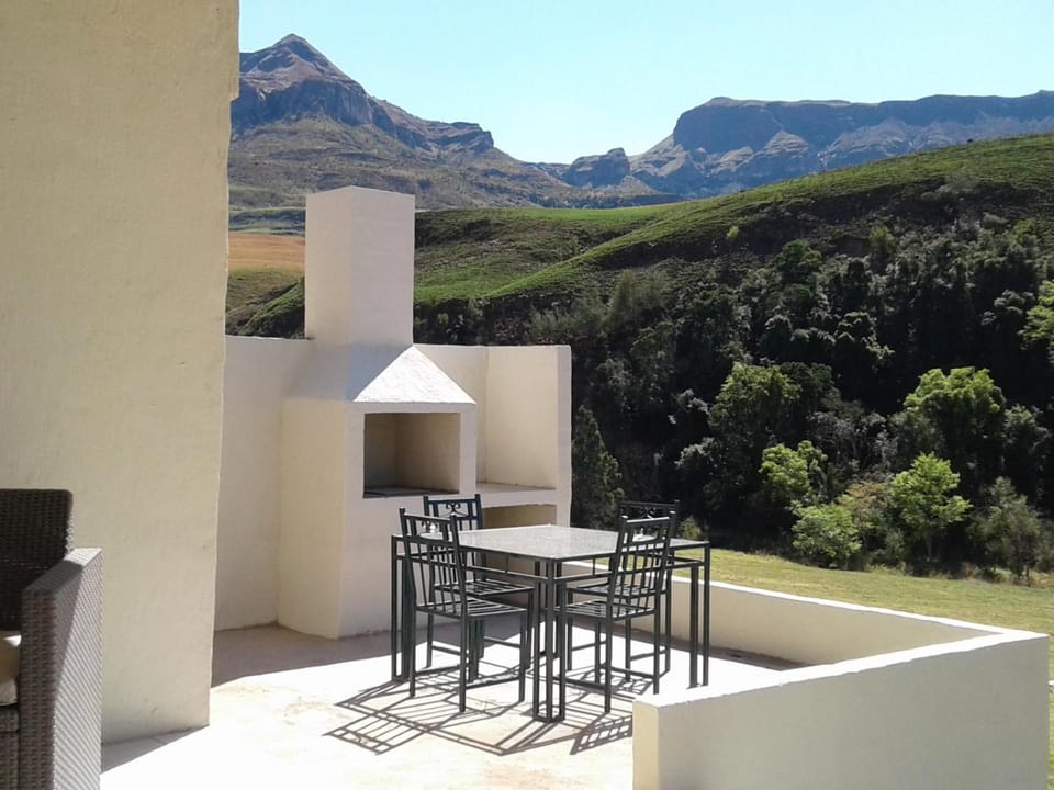 View (from property/room), Balcony/Terrace, Mountain view
