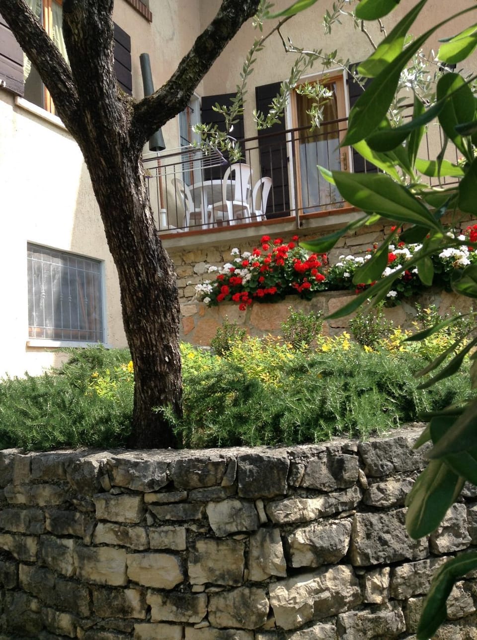 Property building, Facade/entrance, Garden view