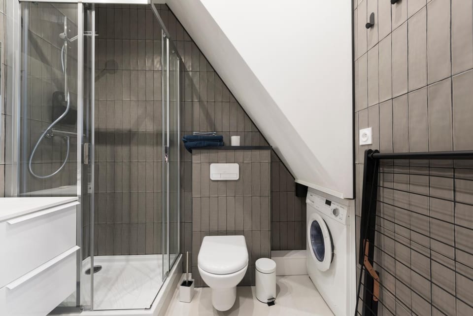 Shower, Toilet, Bathroom