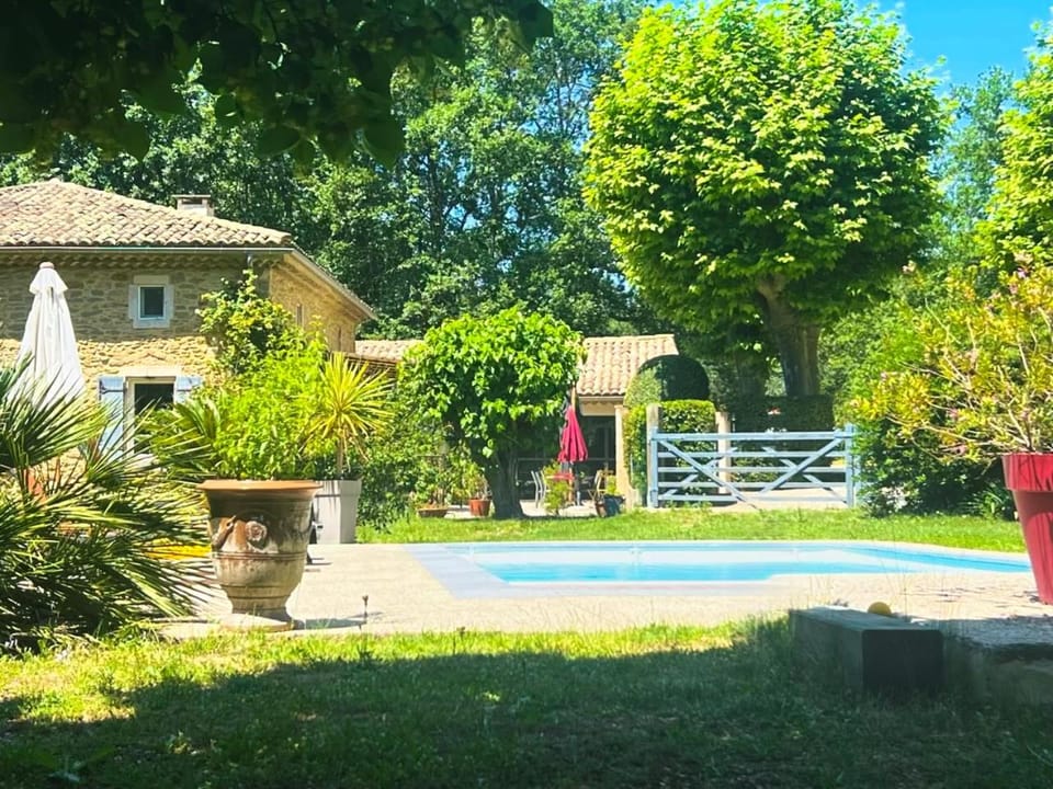 La Jourdane Bed and Breakfast in Pont-Saint-Esprit