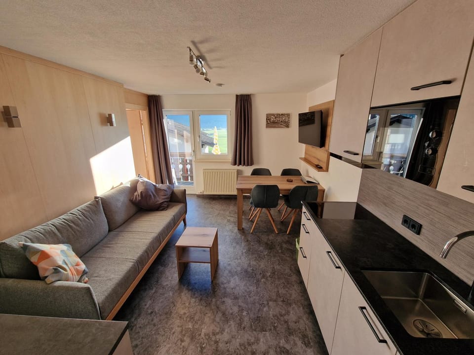 Kitchen or kitchenette, Living room, Dining area