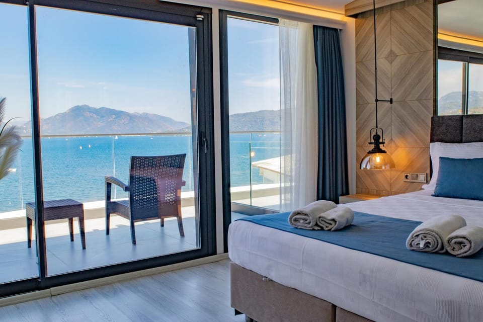Bed, Photo of the whole room, Bedroom, Sea view