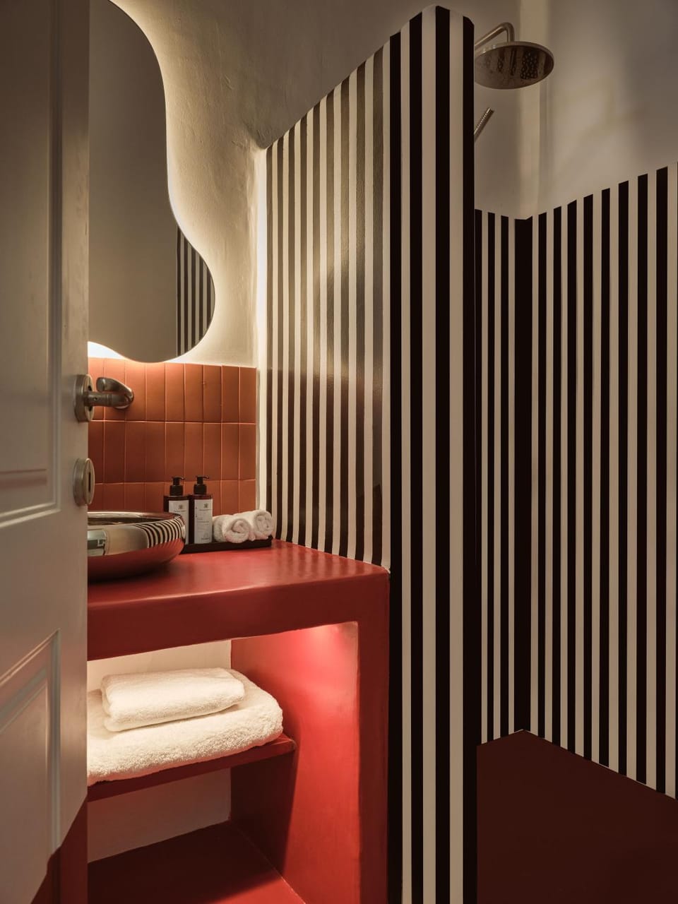 Bathroom, towels