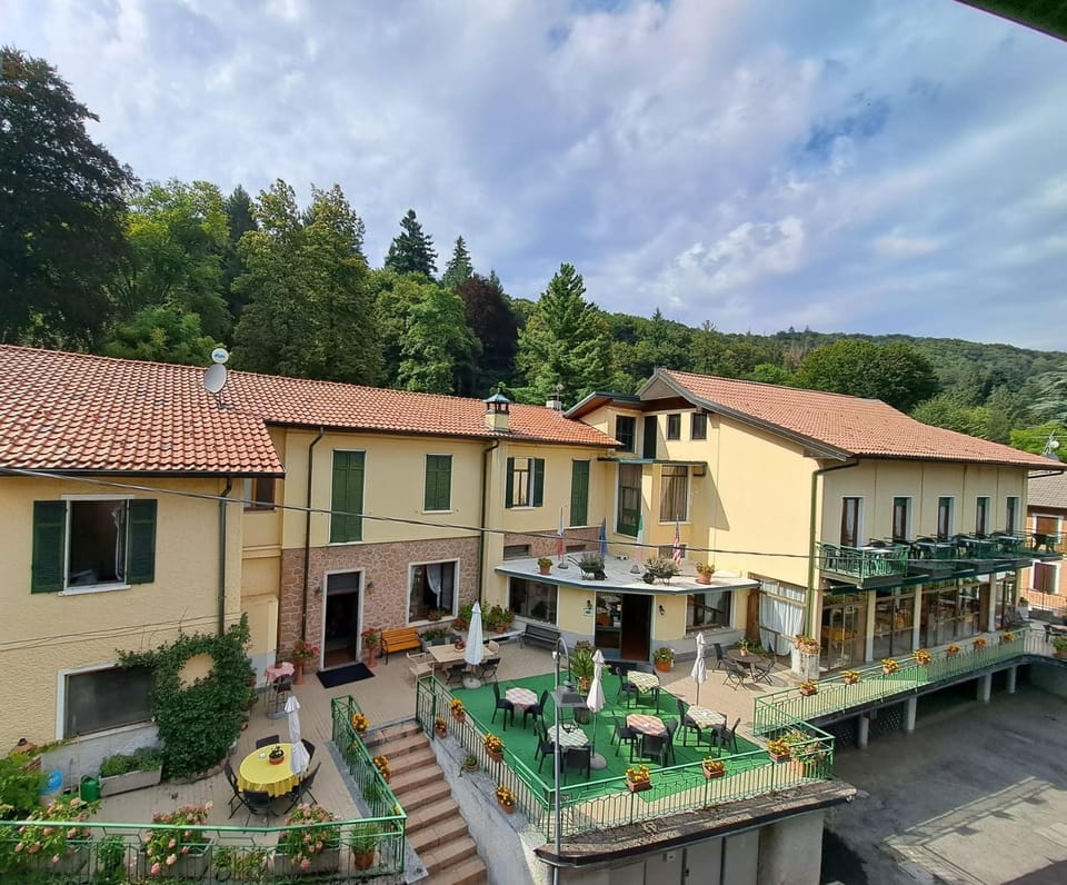 Vittoria 1920 - hotel restaurant apartaments Hotel in Canton of Ticino