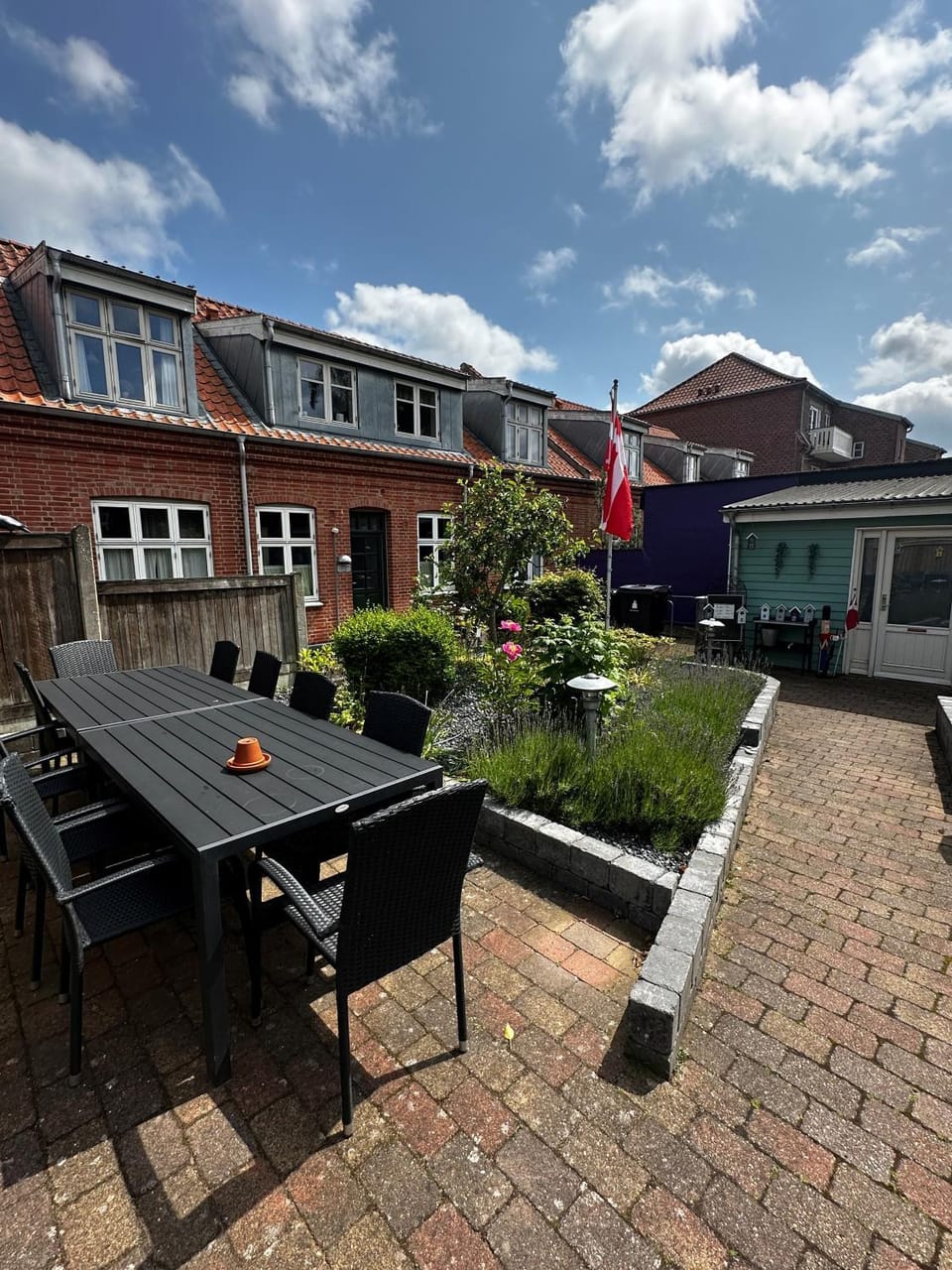Property building, Garden, Garden, Seating area, Dining area