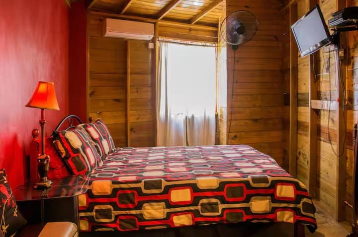 One32 Guesthouse Bejeweled Apartment in Kingston